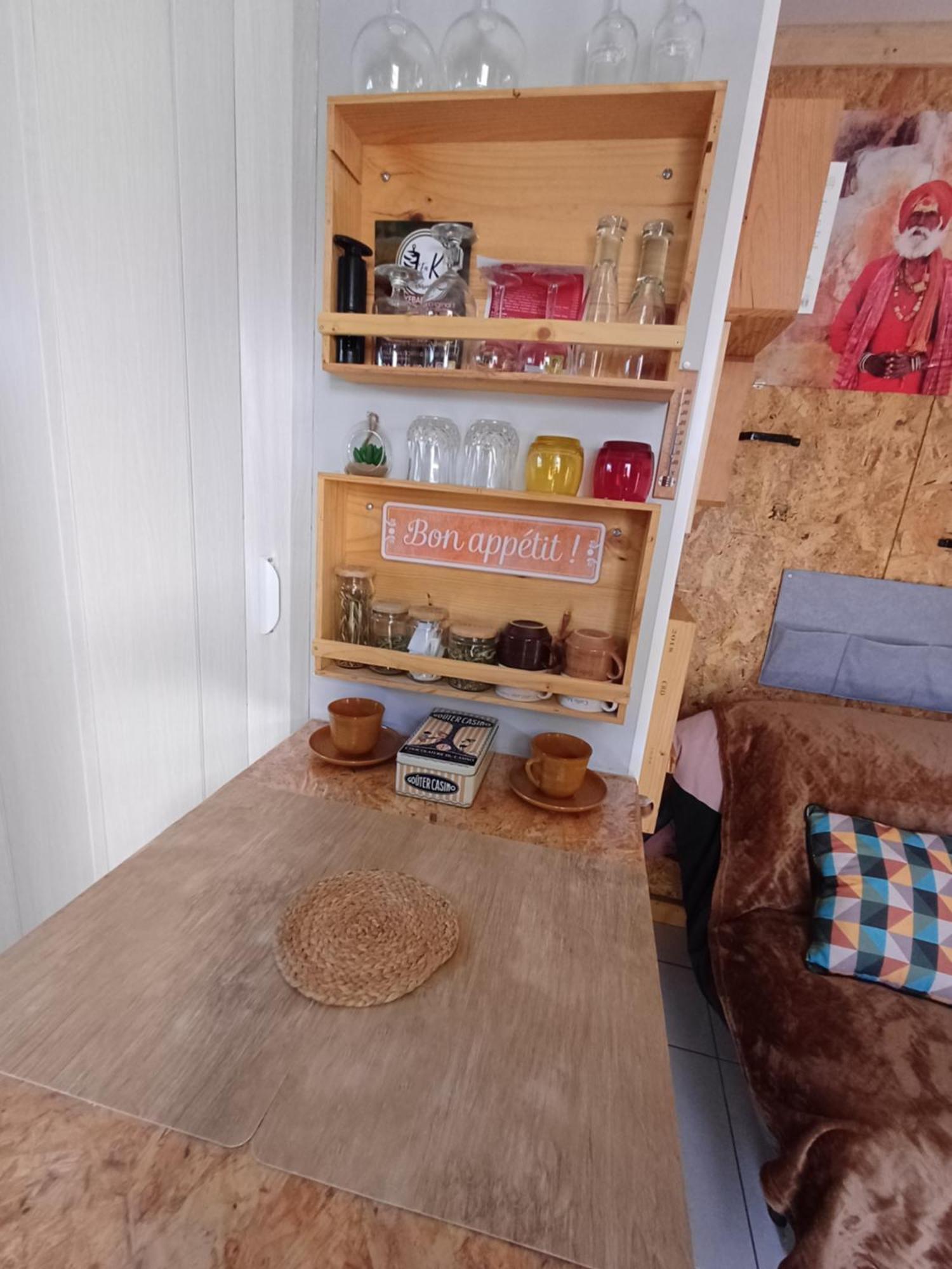 Studio 10M2, Terrasse 18M2 , Parking, Piscine Et Accueille Les Animaux Quissac  Exterior foto